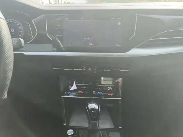Volkswagen Passat — Фото автомобиля 12