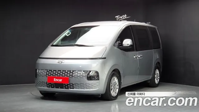 Фотография автомобиля — Hyundai Staria