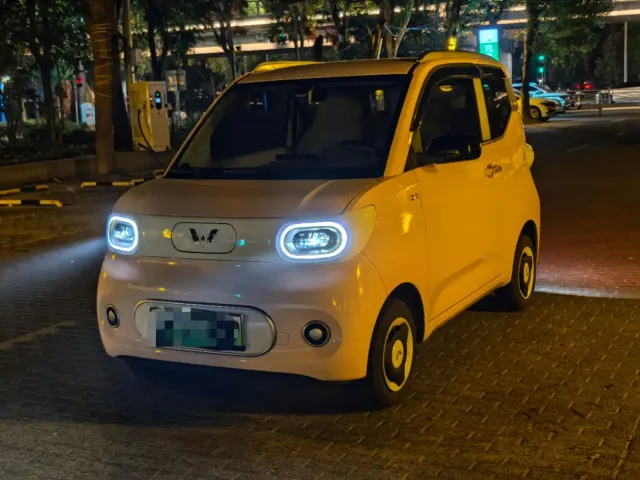 Фотография автомобиля — Wuling Hongguang Mini EV