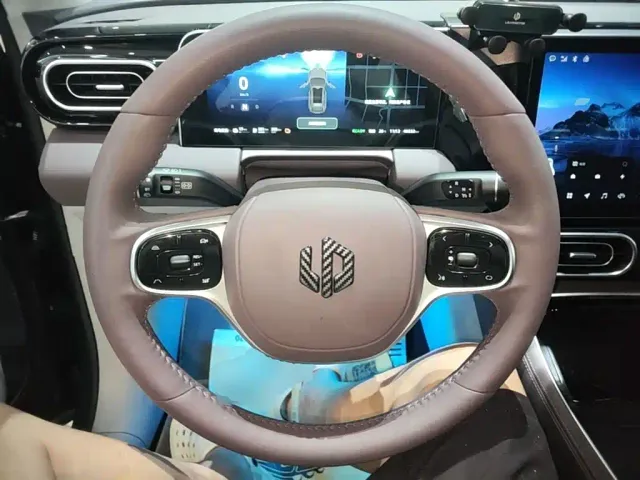 Leapmotor C11 — Фото автомобиля 10