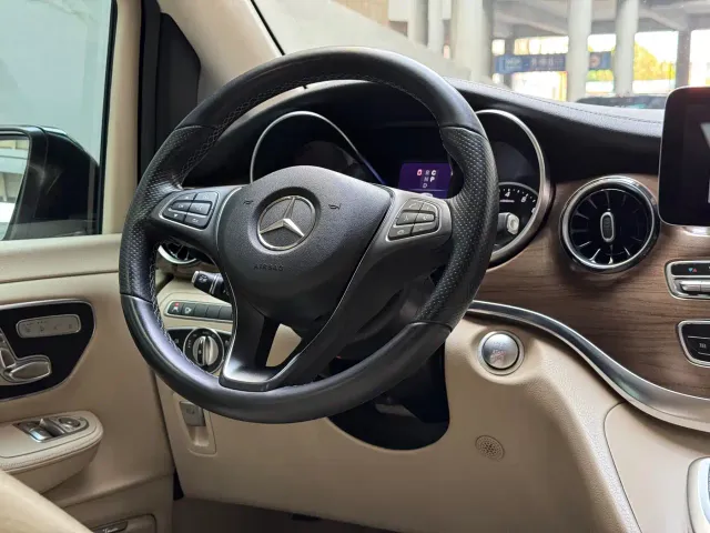 Mercedes-Benz V-Class — Фото автомобиля 19