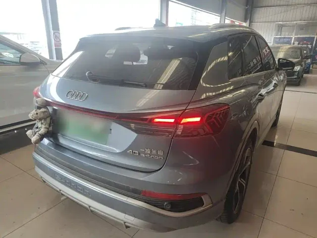 Audi Q4 e-tron — Фото автомобиля 6