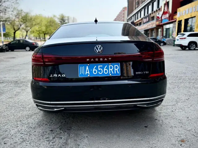 Volkswagen Passat — Фото автомобиля 5