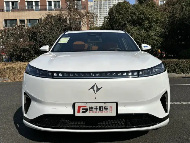 Dongfeng eπ 008 — Фото автомобиля 2