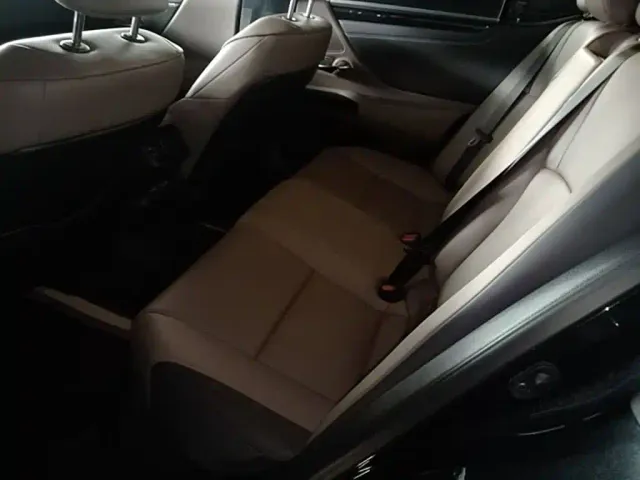 Lexus ES — Фото автомобиля 16