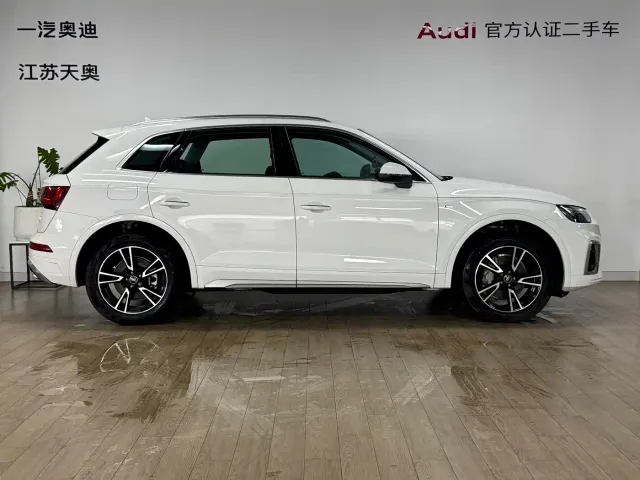 Audi Q5L — Фото автомобиля 3