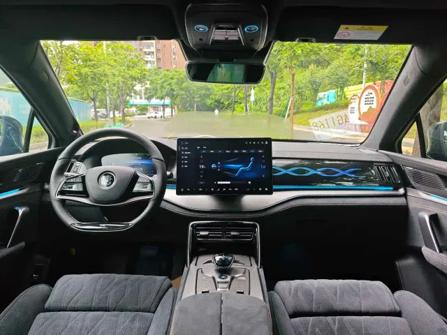 BYD Tang — Фото автомобиля 22