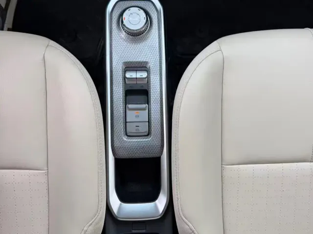 Baojun Yep — Фото автомобиля 8