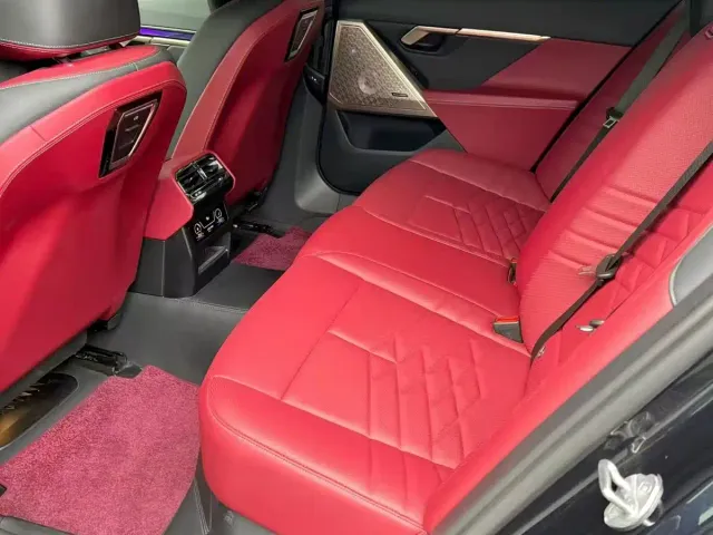 BMW 5 Series — Фото автомобиля 5