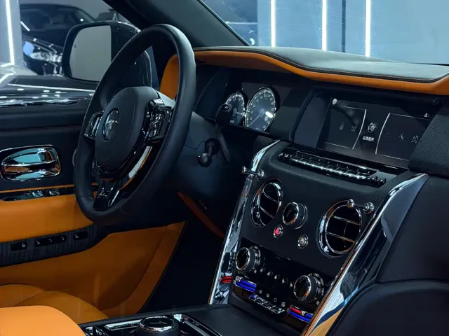 Rolls-Royce Cullinan — Фото автомобиля 10