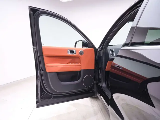 Li Auto L6 — Фото автомобиля 15