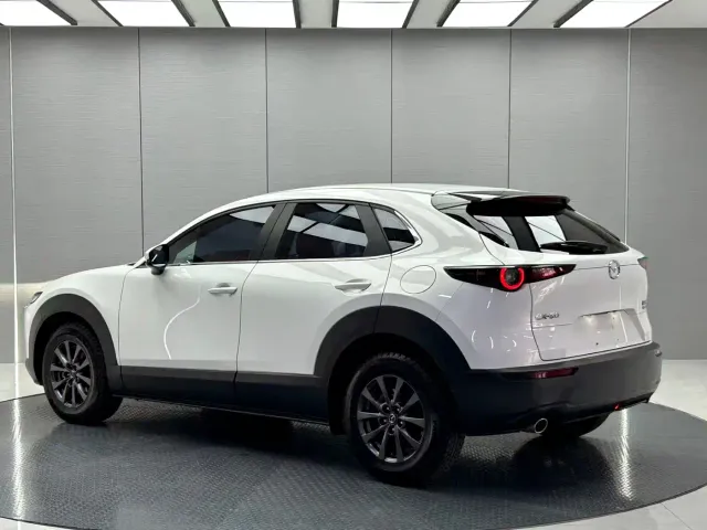 Mazda CX-30 — Фото автомобиля 3