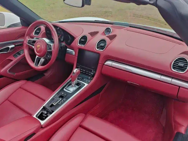 Porsche 718 — Фото автомобиля 9