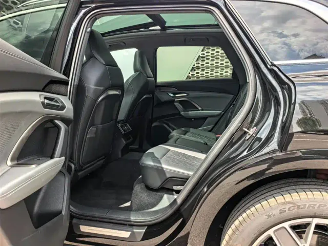 Audi Q5L — Фото автомобиля 6