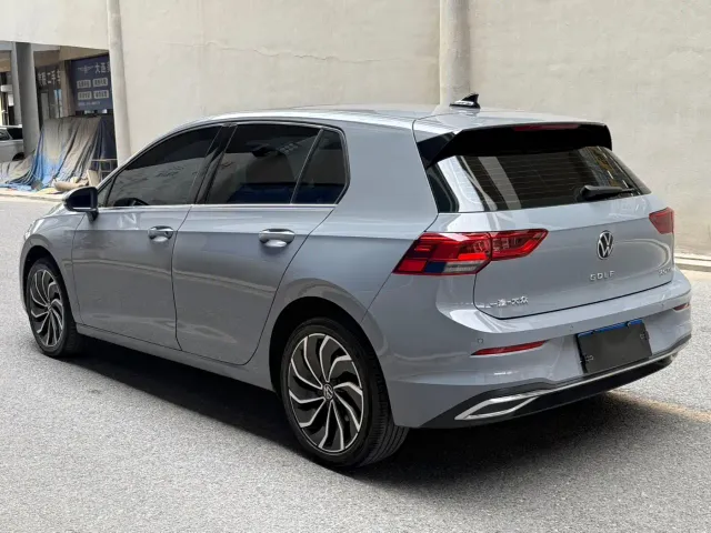 Volkswagen Golf — Фото автомобиля 6