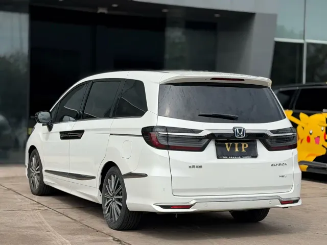 Honda Elysion — Фото автомобиля 5