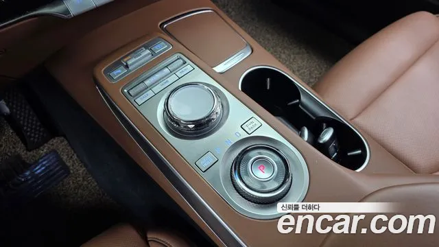 Genesis GV70 — Фото автомобиля 9