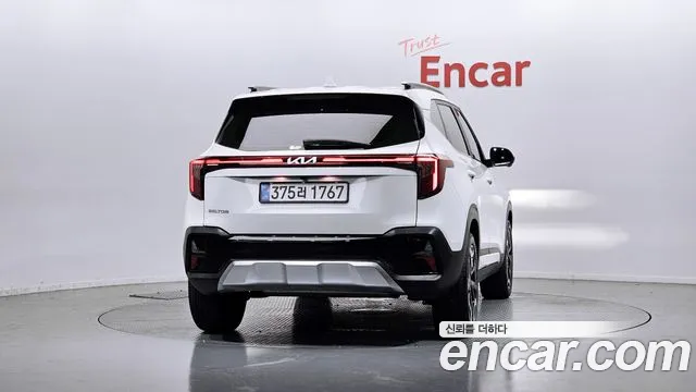 Kia Seltos Бензин 1.6 турбо 2WD — Фото автомобиля 4