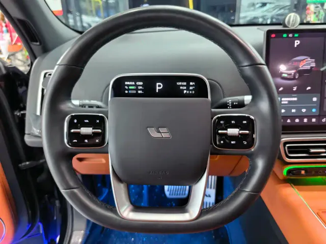 Li Auto L7 — Фото автомобиля 13