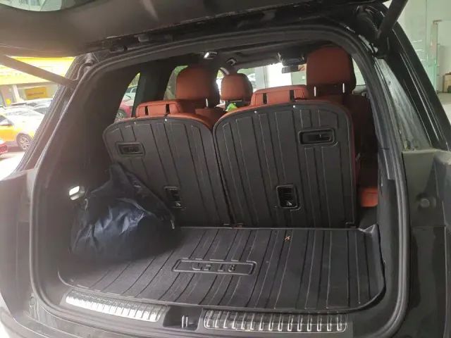 Li Auto L8 — Фото автомобиля 8