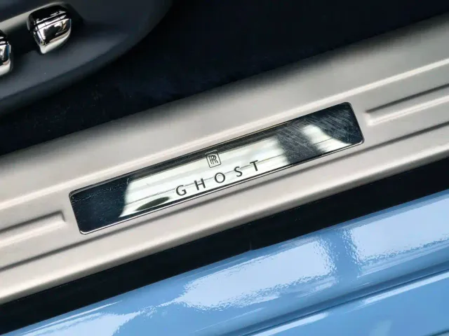 Rolls-Royce Ghost — Фото автомобиля 13