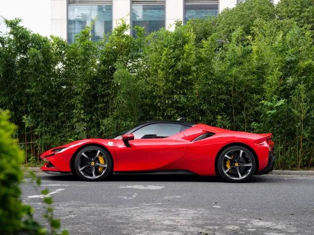 Ferrari SF90 — Фото автомобиля 9