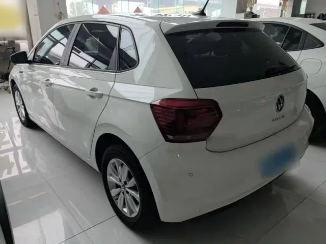 Volkswagen Polo — Фото автомобиля 4