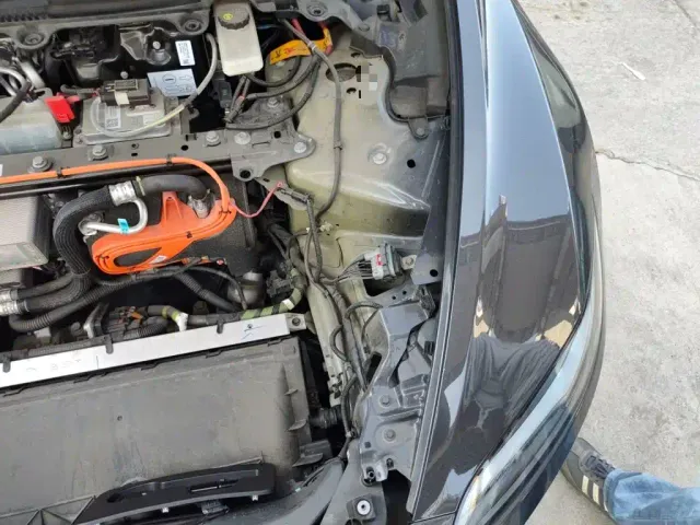 Tesla Model 3 — Фото автомобиля 22