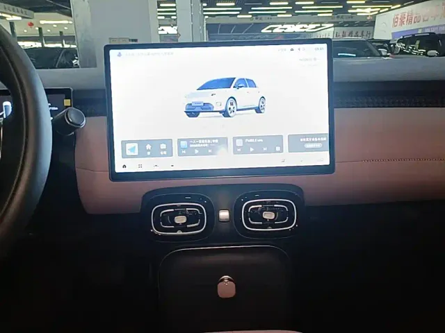 GAC Aion UT — Фото автомобиля 12