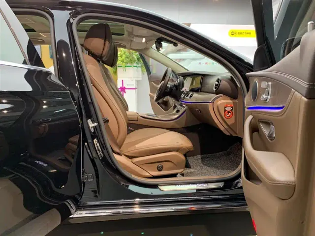 Mercedes-Benz E-Class — Фото автомобиля 13