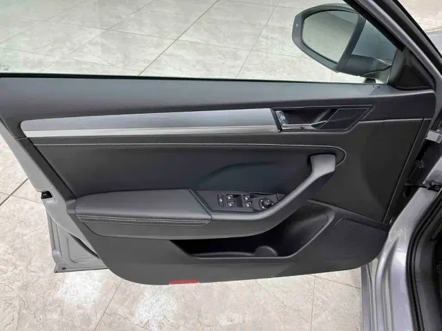 Skoda Superb — Фото автомобиля 15