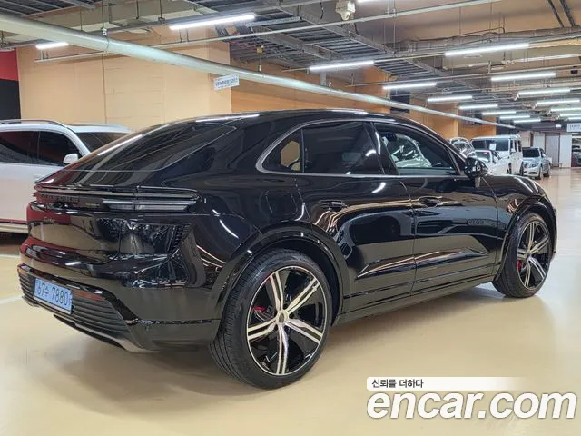 Porsche Macan — Фото автомобиля 3