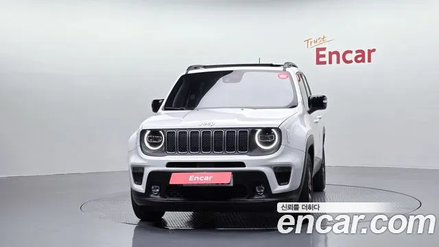 Jeep Renegade — Фото автомобиля 3