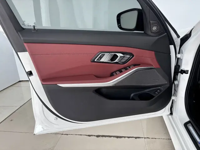 BMW 3 Series — Фото автомобиля 10