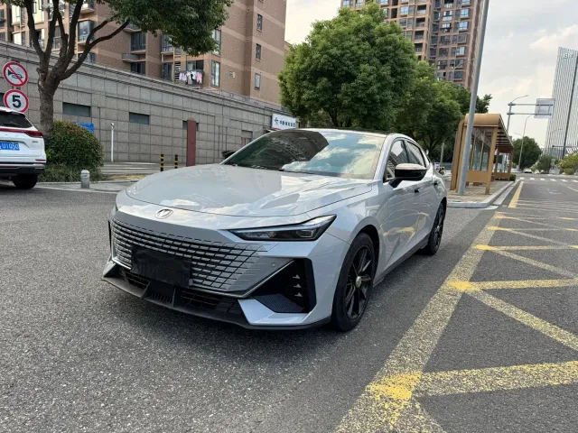 Фотография автомобиля — Changan UNI-V