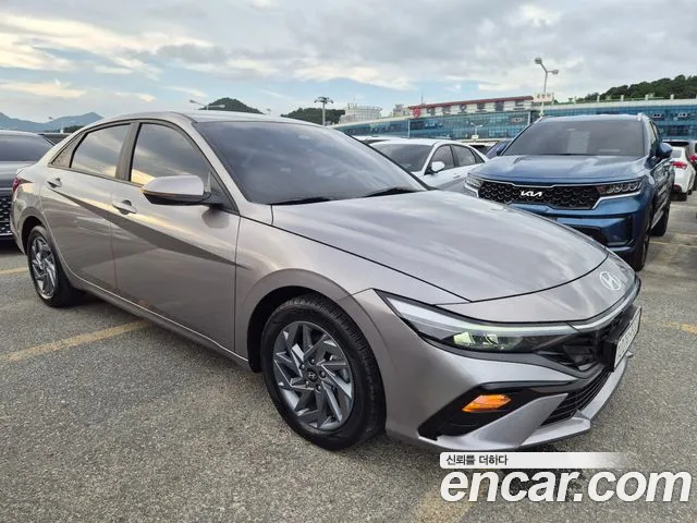 Hyundai Avante CN7 — Фото автомобиля 3