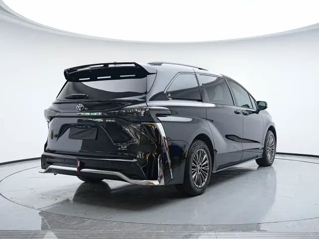 Toyota Sienna — Фото автомобиля 22