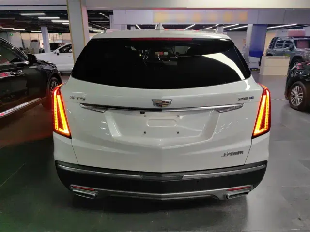 Cadillac XT5 — Фото автомобиля 3