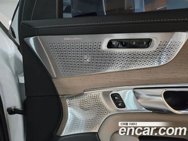 Volvo XC90 — Фото автомобиля 18