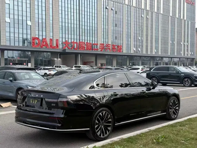 Volvo S90 — Фото автомобиля 9