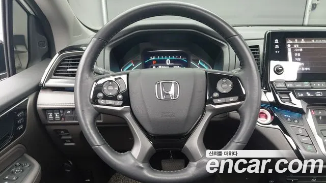 Honda Odyssey — Фото автомобиля 11