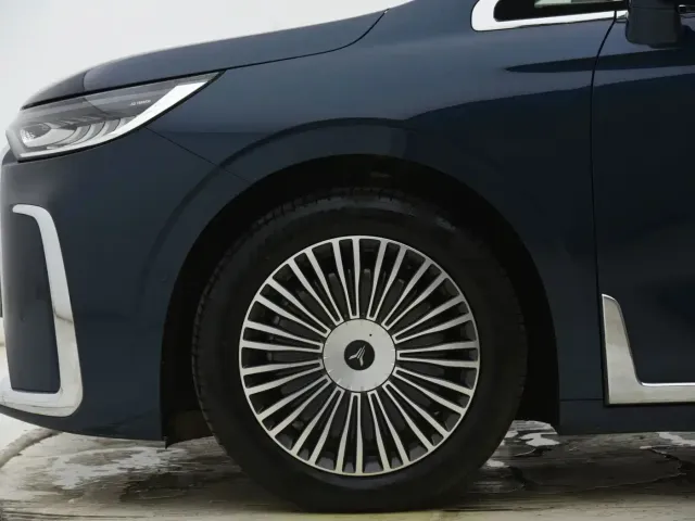 Voyah Auto Voyah Dreamer 2025 PHEV AWD Flagship Kunpeng Edition — Фото автомобиля 17