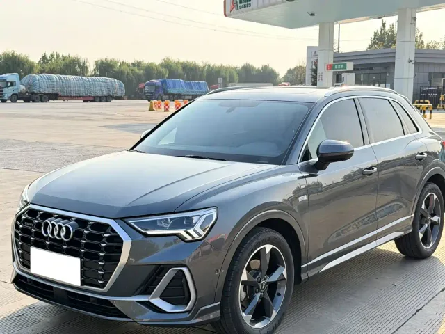 Фотография автомобиля — Audi Q3