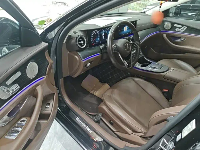 Mercedes-Benz E-Class — Фото автомобиля 15