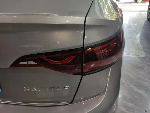 Volkswagen Sagitar — Фото автомобиля 7