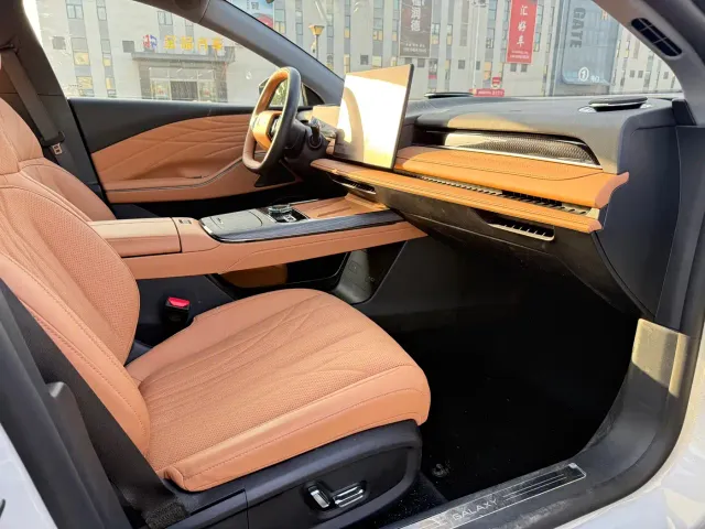 Geely Galaxy Xingyao 8 — Фото автомобиля 9