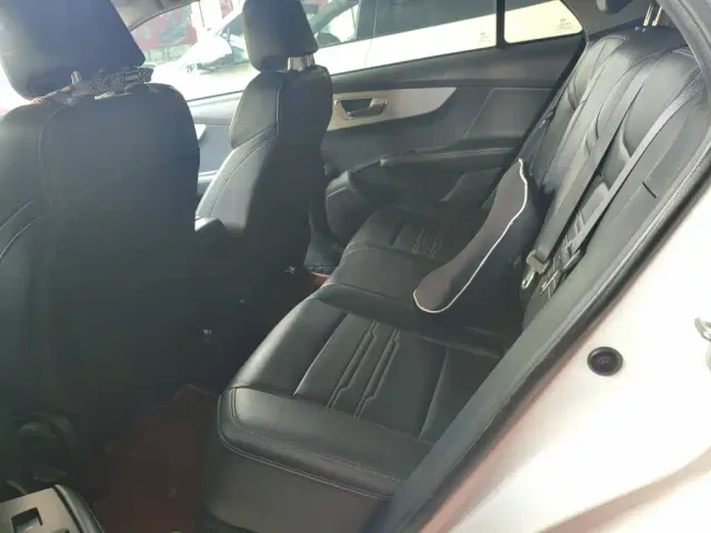BYD Qin — Фото автомобиля 16