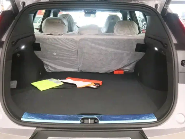 Volvo XC70 Plug-in Hybrid — Фото автомобиля 24