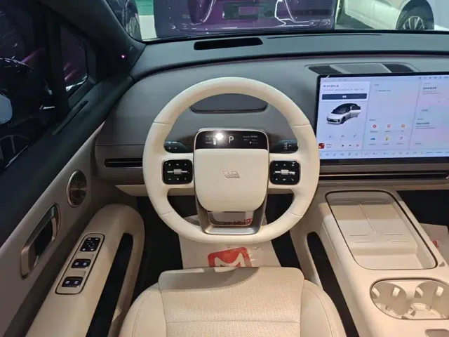 Li Auto i6 — Фото автомобиля 10