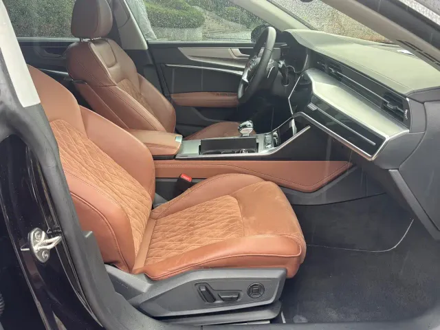 Audi A7L — Фото автомобиля 9